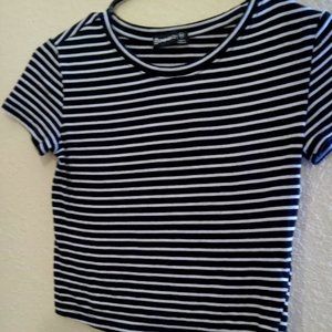 Popular 21 crop tee shirt💕